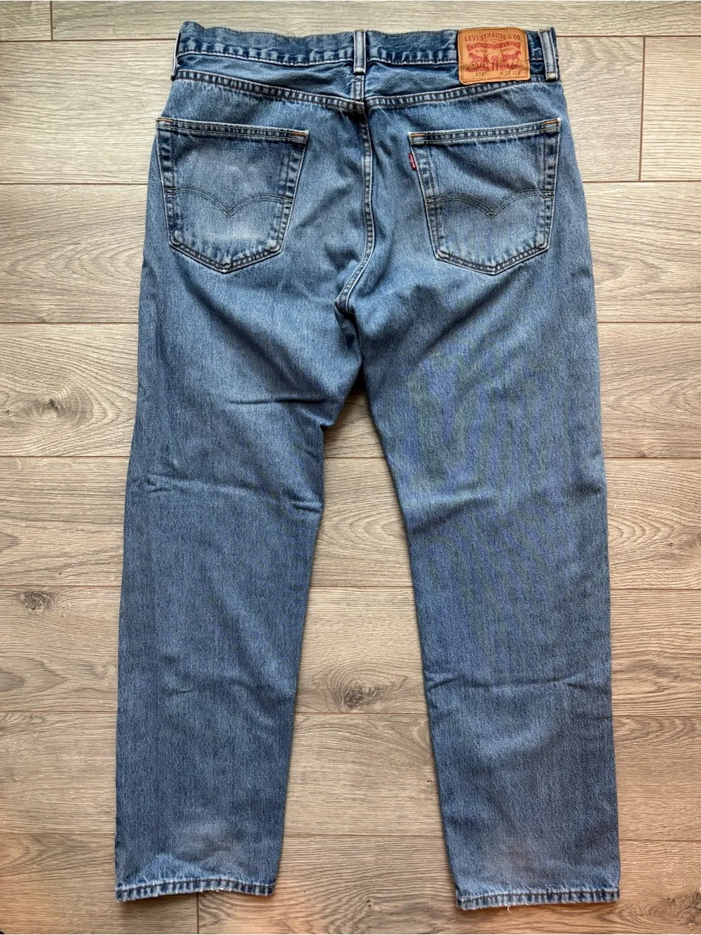 Levi's 505 Regular Fit Jeans Mens 33x32 Medium Wash Straight Leg Denim Red Tab